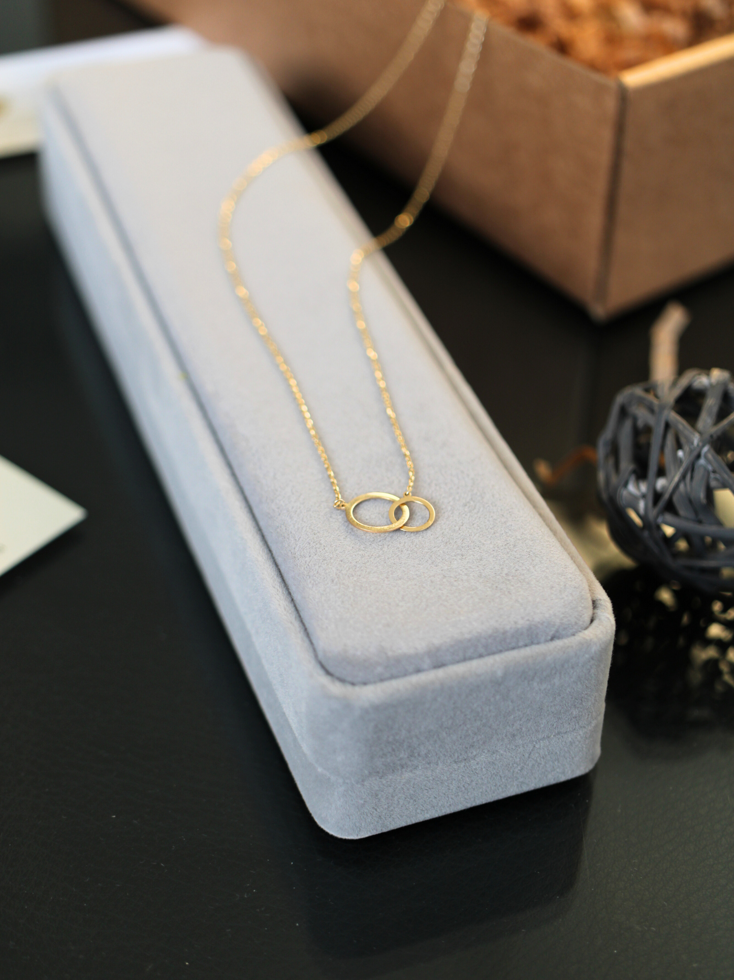 Halskette mit verbundenen Ringen